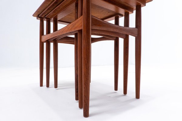 Mid-Century Modern Scandinavian Nesting Tables in Wood, 1960s-FGA-1249634