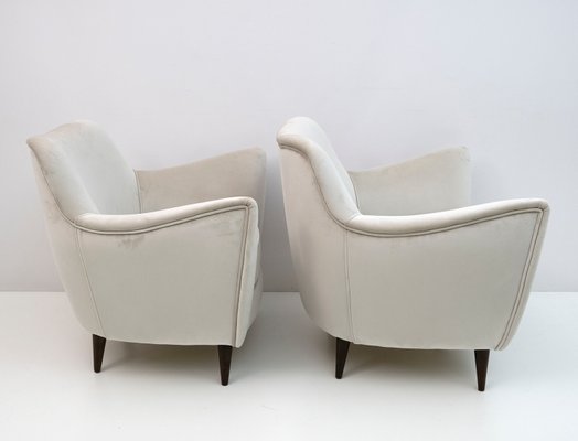 Mid-Century Modern Velvet Armchairs from Isa, Italy, 1950s, Set of 2-FER-1358006