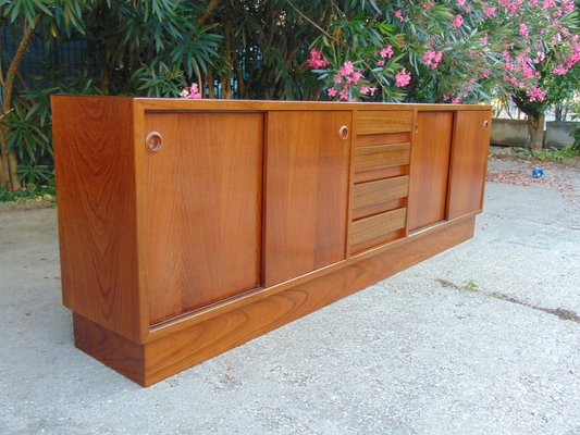 Mid-Century Modern Walnut Credenza, 1960s-GZF-971293