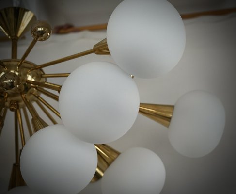 Mid-Century Murano White Art Glass and Brass Chandelier, 2000s-UH-1819493