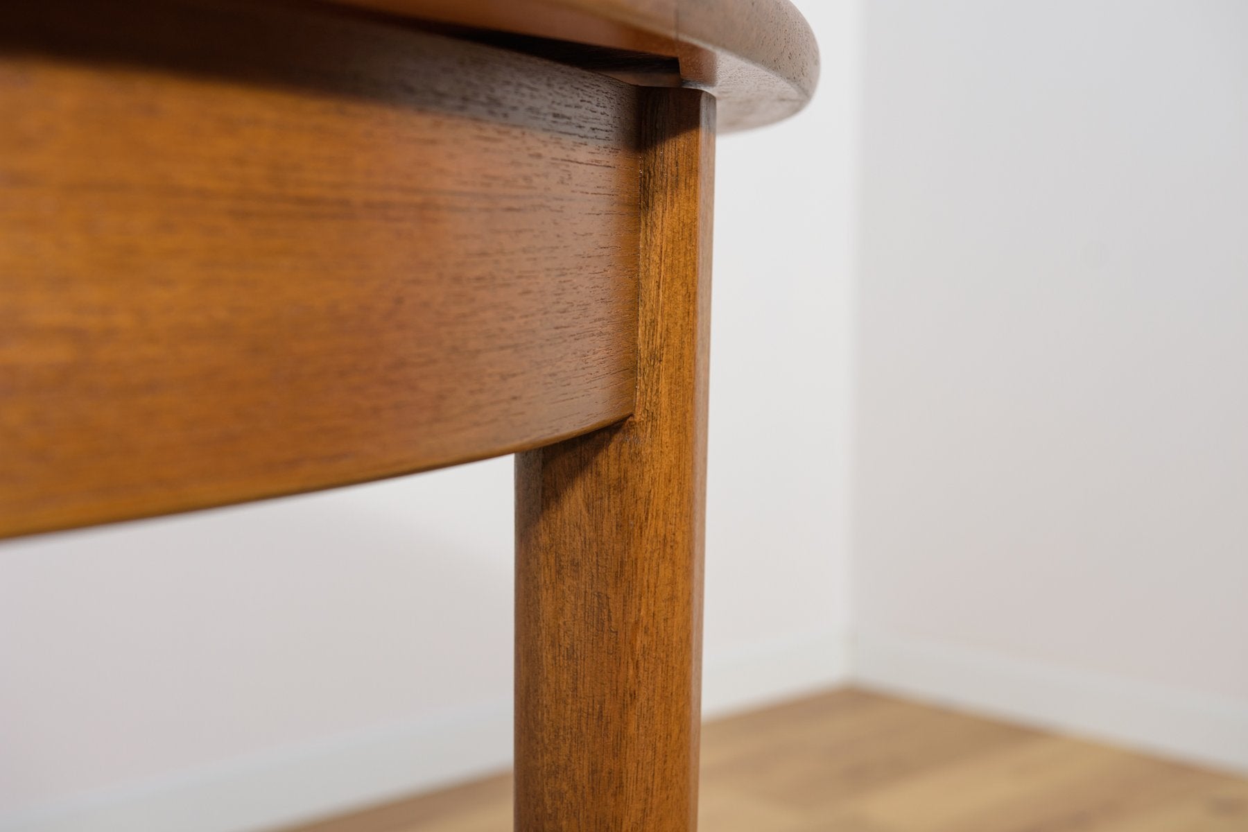 Mid-Century Oval Extendable Dining Table, United Knigdom, 1960s