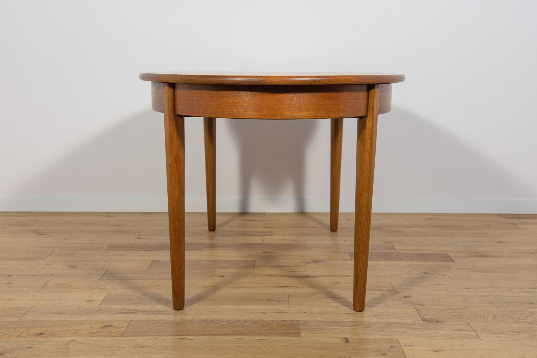 Mid-Century Oval Extendable Dining Table, United Knigdom, 1960s