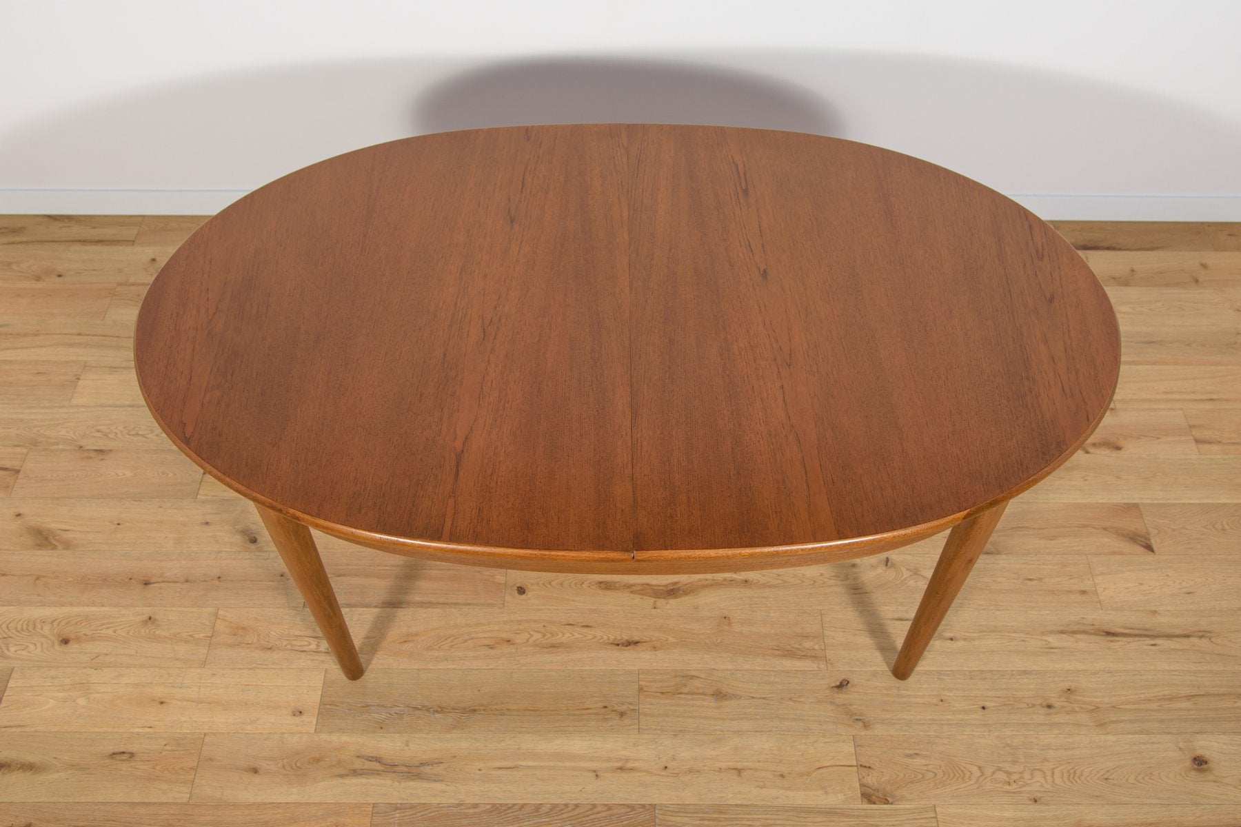 Mid-Century Oval Extendable Dining Table, United Knigdom, 1960s