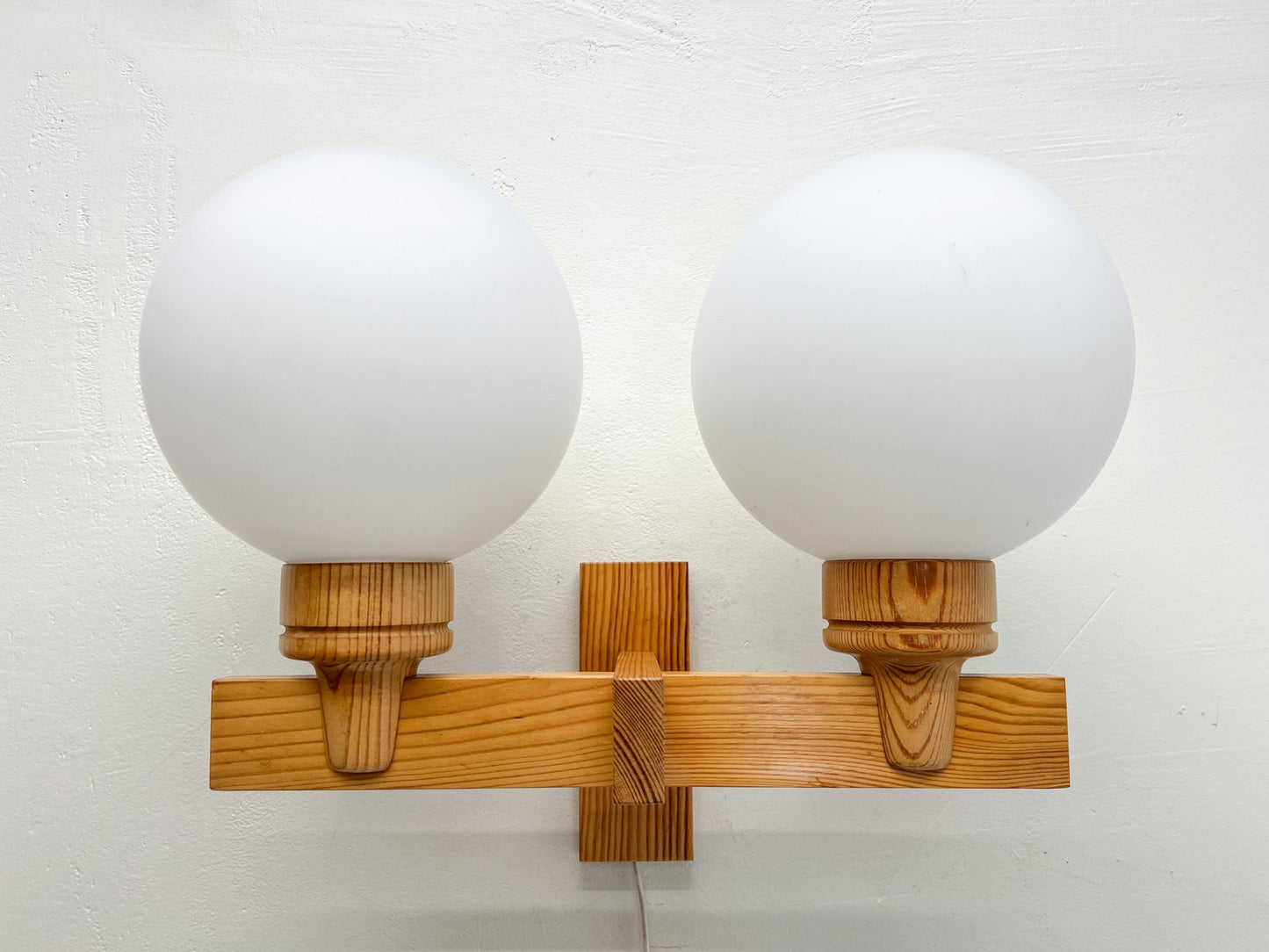 Mid-Century Pine and Opaline Wall Lamp by Uno Dahlén for Aneta, 1970s