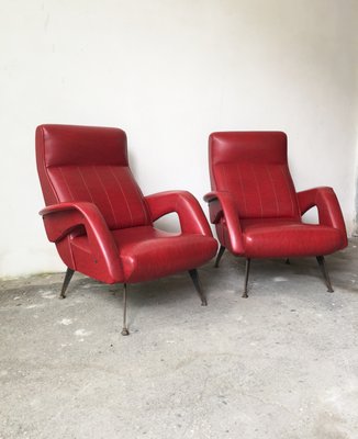 Mid-Century Red Faux Leather and Iron Lounge Chairs Attributed to Carlo de Carli, Set of 2-GGK-654125