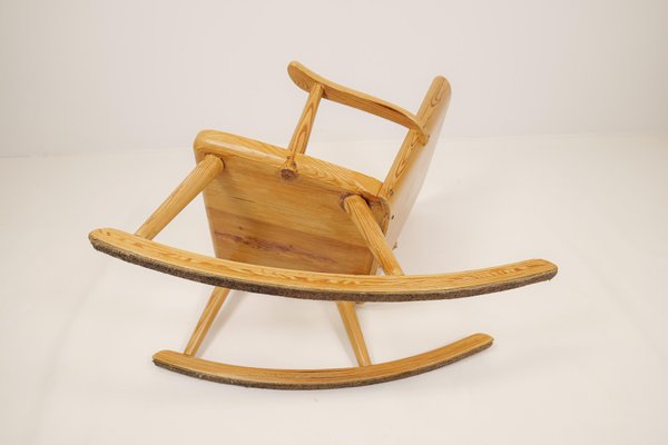 Mid-Century Rocking Chair in Pine from Göran Malmvall, Sweden, 1940s-UYK-1030217