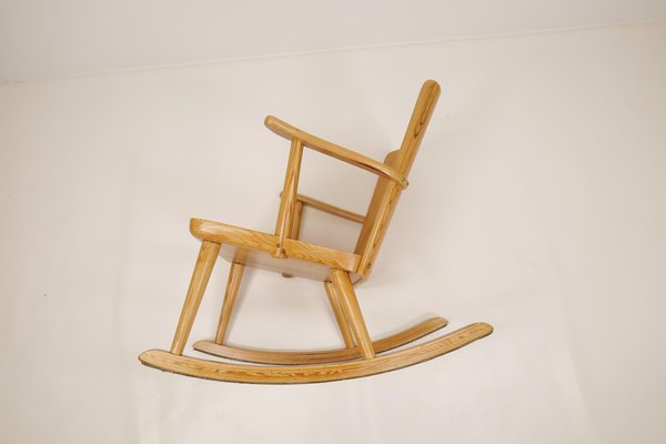 Mid-Century Rocking Chair in Pine from Göran Malmvall, Sweden, 1940s-UYK-1030217