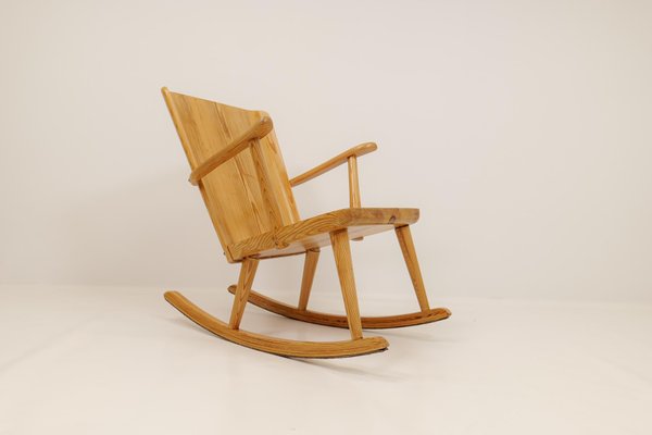 Mid-Century Rocking Chair in Pine from Göran Malmvall, Sweden, 1940s-UYK-1030217