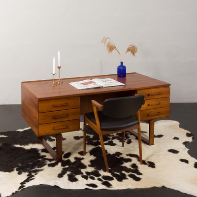 Mid-Century Rosewood Freestanding Desk by Torben Valeur & Henning Jensen for Dyrlund, 1960s-UE-1786522