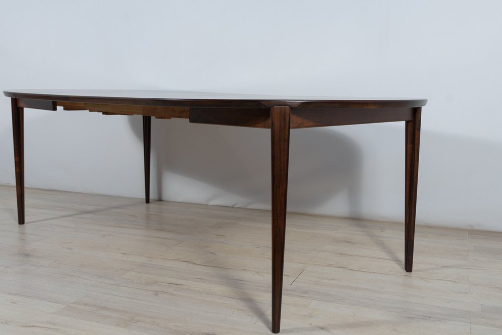 Mid-Century Round Rosewood Dining Table by Henry Rosengren Hansen for Brande Mobel Industry, 1960s