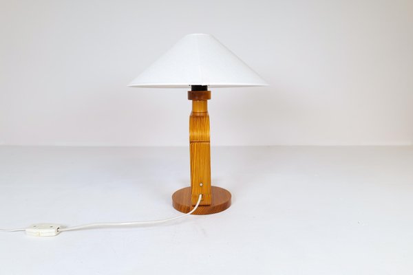 Mid-Century Scandinavien Modern Sculptural Table Lamp in Pine, 1970s-UYK-1216768