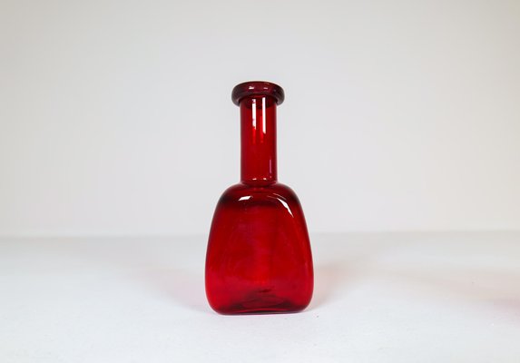 Mid-Century Swedish Red Vases by Erik Hoglund for Kosta, 1960s, Set of 5-UYK-1168871