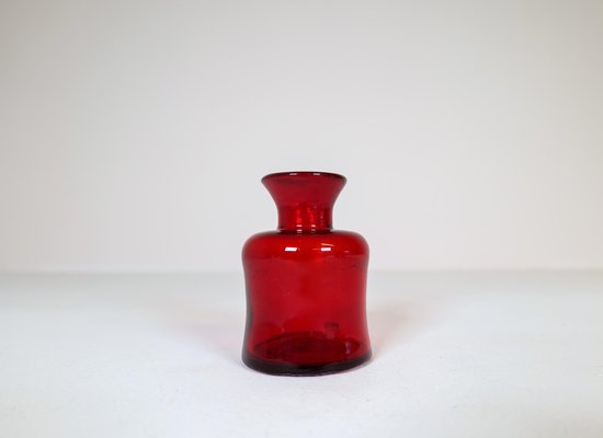 Mid-Century Swedish Red Vases by Erik Hoglund for Kosta, 1960s, Set of 5-UYK-1168871