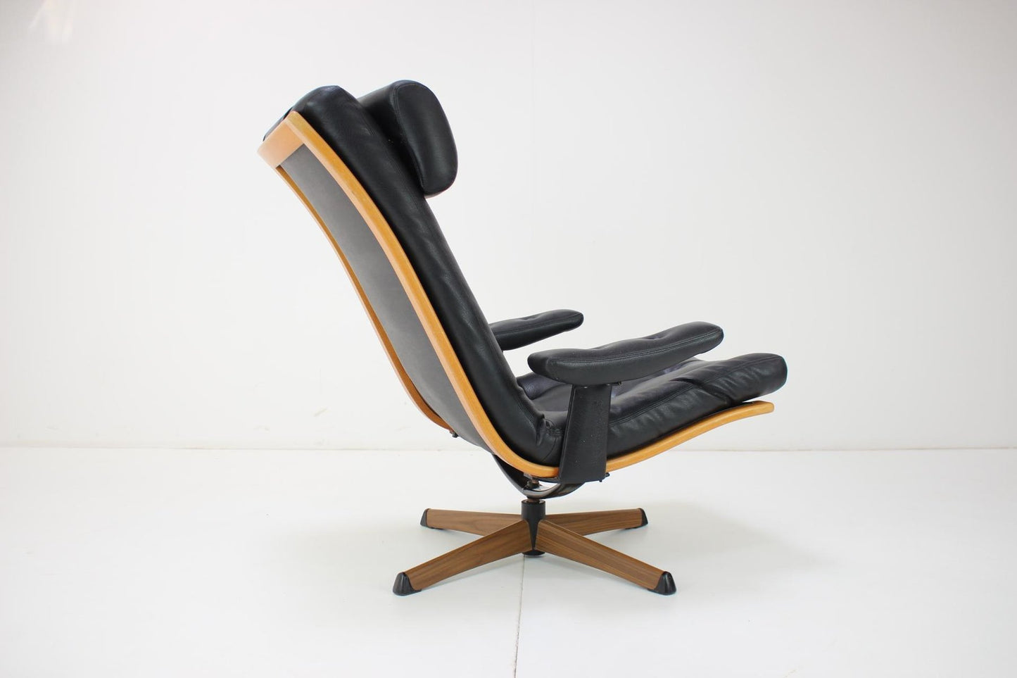 Mid-Century Swivel Chair from Gote Mobler, 1960s