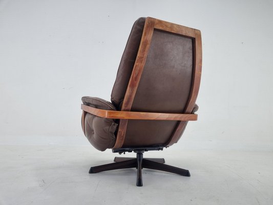 Mid-Century Swivel Leather and Wood Armchair from Göte Möbler Nässjö, Sweden, 1969-TZ-1796094