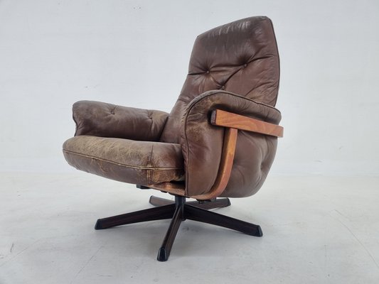 Mid-Century Swivel Leather and Wood Armchair from Göte Möbler Nässjö, Sweden, 1969-TZ-1796094