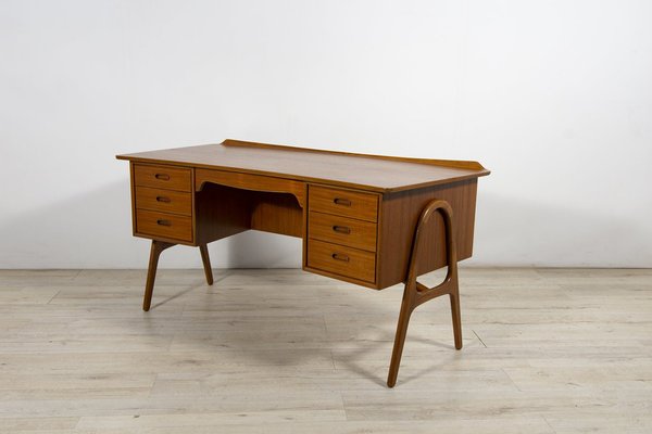 Mid-Century Teak Desk by Svend Åge Madsen for H.P. Hansen, 1960s.-NIT-1292137