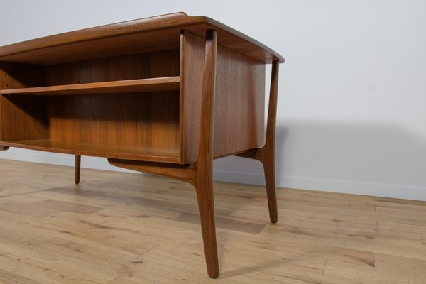 Mid-Century Teak Desk by Svend Åge Madsen for H. P. Hansen, 1960s-NIT-1797250