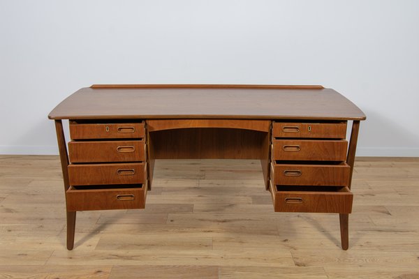 Mid-Century Teak Desk by Svend Åge Madsen for H. P. Hansen, 1960s-NIT-1797250