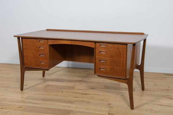 Mid-Century Teak Desk by Svend Åge Madsen for H. P. Hansen, 1960s-NIT-1797250