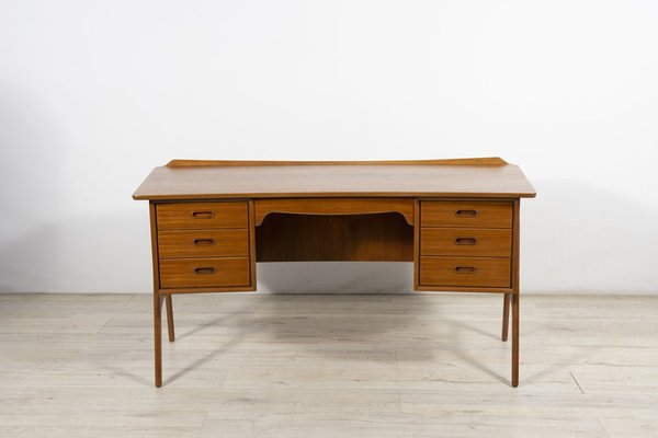 Mid-Century Teak Desk by Svend Åge Madsen for H.P. Hansen, 1960s.-NIT-1292137