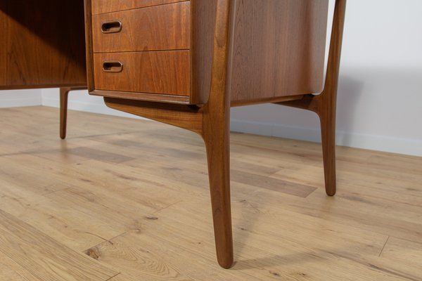 Mid-Century Teak Desk by Svend Åge Madsen for H. P. Hansen, 1960s-NIT-1797250