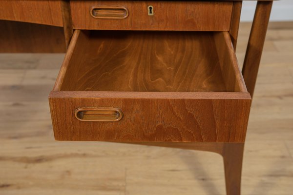 Mid-Century Teak Desk by Svend Åge Madsen for H. P. Hansen, 1960s-NIT-1797250