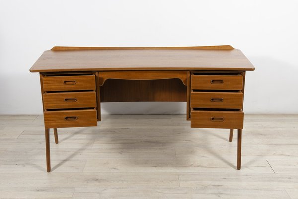 Mid-Century Teak Desk by Svend Åge Madsen for H.P. Hansen, 1960s.-NIT-1292137