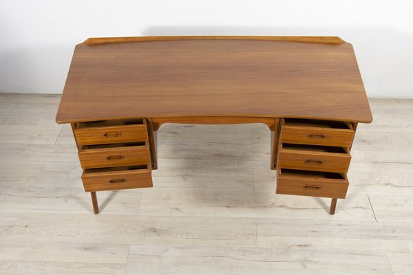 Mid-Century Teak Desk by Svend Åge Madsen for H.P. Hansen, 1960s.-NIT-1292137