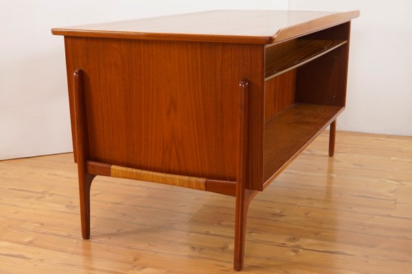 Mid-Century Teak Desk by Svend Åge Madsen for Sigurd Hansen-KIJ-717142