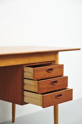 Mid-Century Teak Desk with Sliding Container-ZE-1801998