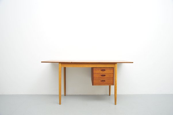 Mid-Century Teak Desk with Sliding Container-ZE-1801998