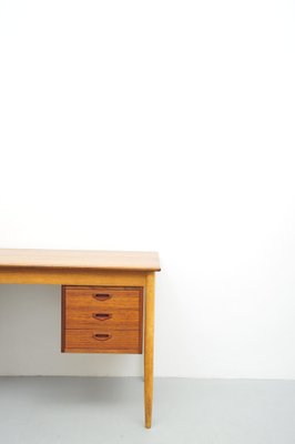 Mid-Century Teak Desk with Sliding Container-ZE-1801998