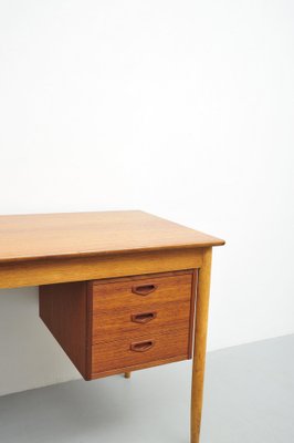 Mid-Century Teak Desk with Sliding Container-ZE-1801998