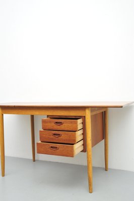 Mid-Century Teak Desk with Sliding Container-ZE-1801998