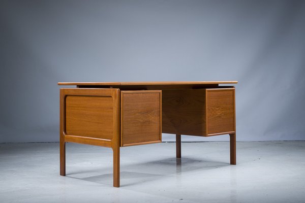 Mid-Century Teak Freestanding Desk from Gv Møbler, 1970s-ZZH-1404872