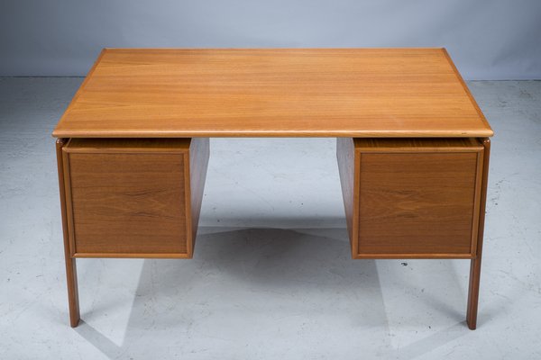 Mid-Century Teak Freestanding Desk from Gv Møbler, 1970s-ZZH-1404872