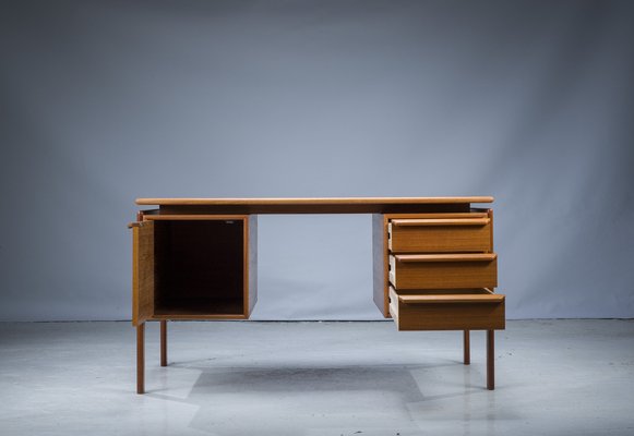 Mid-Century Teak Freestanding Desk from Gv Møbler, 1970s-ZZH-1404872