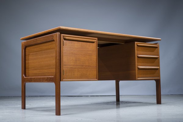 Mid-Century Teak Freestanding Desk from Gv Møbler, 1970s-ZZH-1404872