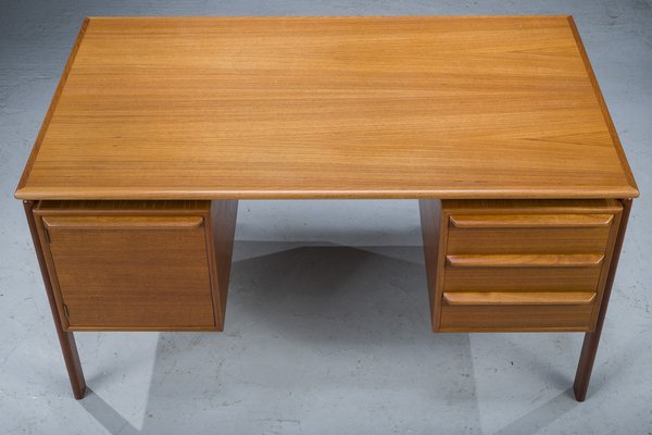 Mid-Century Teak Freestanding Desk from Gv Møbler, 1970s-ZZH-1404872