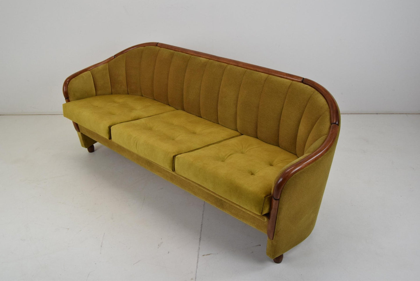 Mid-Century Three-Seat Sofa in the Style of Gio Ponti, 1950s