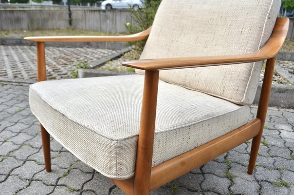 Mid-Century Walnut Easy Chair from Knoll Antimott-UF-1356790