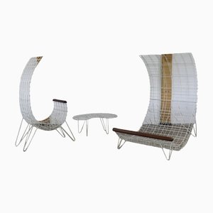 Mid-Century White Metal Sculptural Garden Chairs and Table, Italy, 1970s, Set of 3-ZZP-1373985