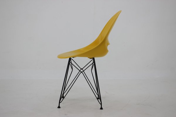 Mid-Century Yellow Fiberglass Dining Chairs by M. Navratil, 1960s, Set of 4-TZ-1232010