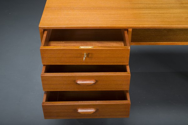 Mid-Cenutry Teak Desk, 1960s-ZZH-1705307