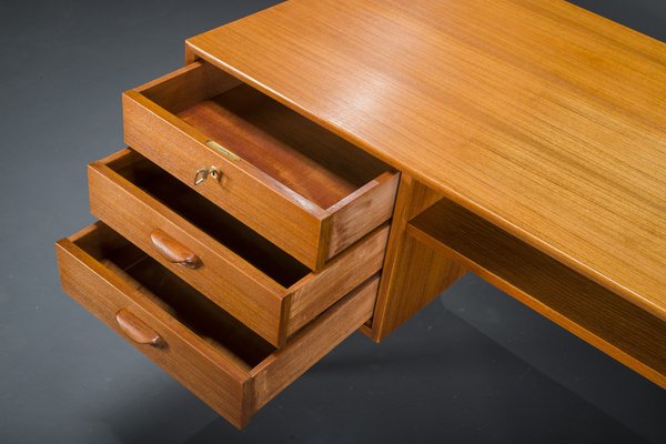 Mid-Cenutry Teak Desk, 1960s-ZZH-1705307