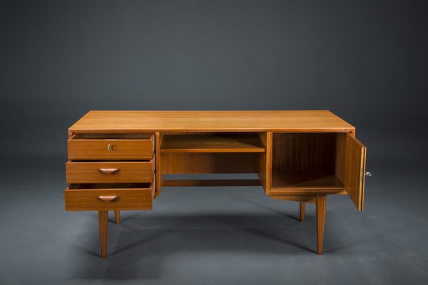 Mid-Cenutry Teak Desk, 1960s-ZZH-1705307