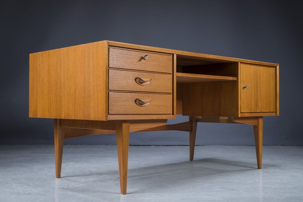 Mid-Cenutry Teak Desk, Denmark, 1960s-ZZH-1187878