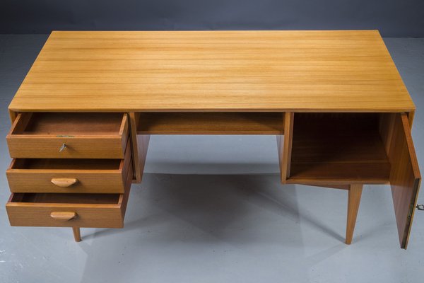 Mid-Cenutry Teak Desk, Denmark, 1960s-ZZH-1187878