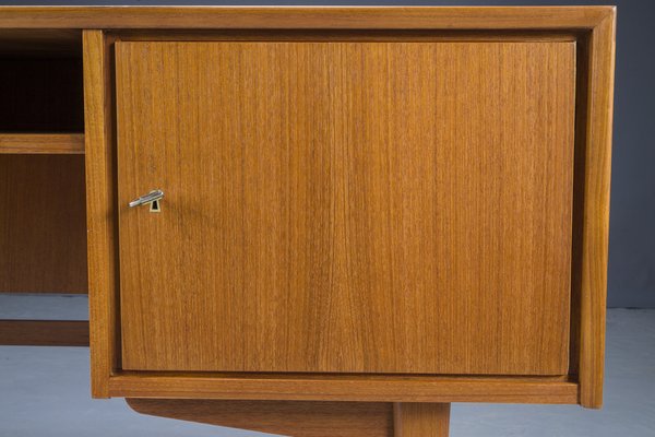 Mid-Cenutry Teak Desk, Denmark, 1960s-ZZH-1187878